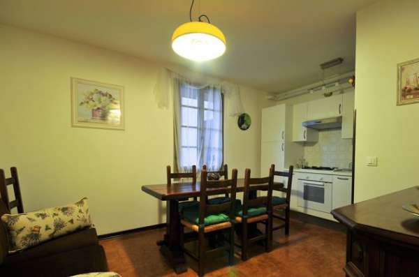 Foto Trilocale arredato a Villa di Gargnano