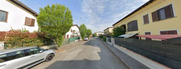 Foto TRILOCALE CON BOX AUTO A RONCARO