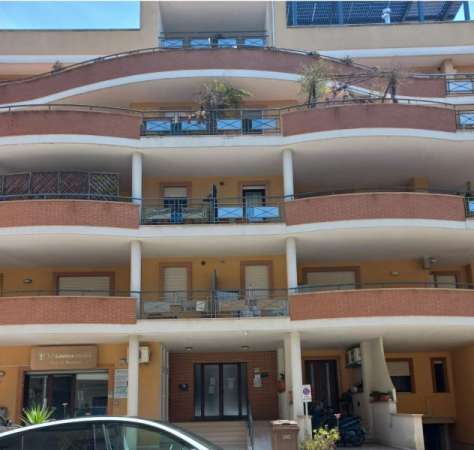 Foto Trilocale con giardino a Lecce zona centro