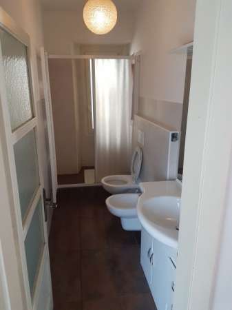 Foto TRILOCALE CON TERRAZZO: 350 euro MINIME SPESE