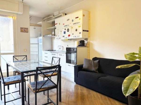 Foto TRILOCALE DI 85 MQ ARREDATO IN PALAZZO SIGNORILE, MM PASTEUR