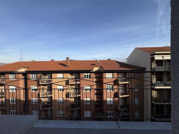 Foto Trilocale grande ad Alba comodissimo ai servizi