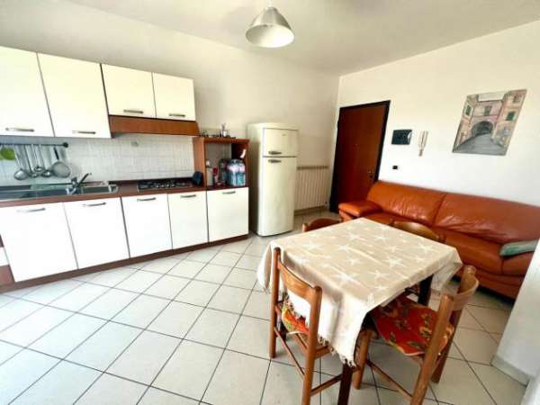 Foto Trilocale in affitto a Alba Adriatica