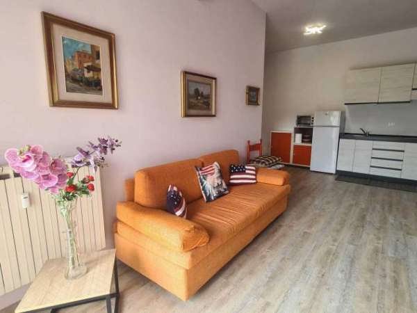 Foto Trilocale in affitto a Andora