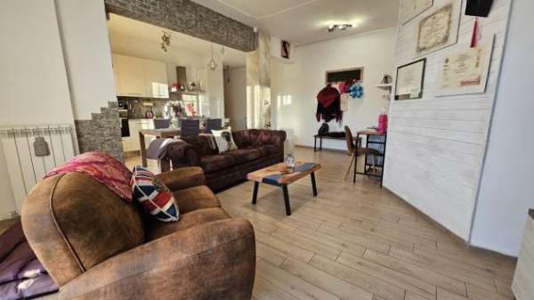 Foto Trilocale in affitto a Arcola