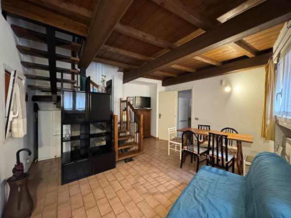 Foto Trilocale in affitto a Bologna