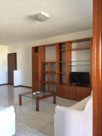 Foto Trilocale in affitto a Cagliari