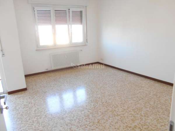 Foto Trilocale in affitto a Cant