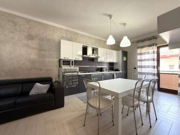 Foto Trilocale in affitto a Catanzaro