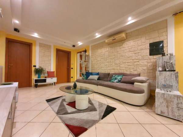 Foto Trilocale in affitto a Catanzaro