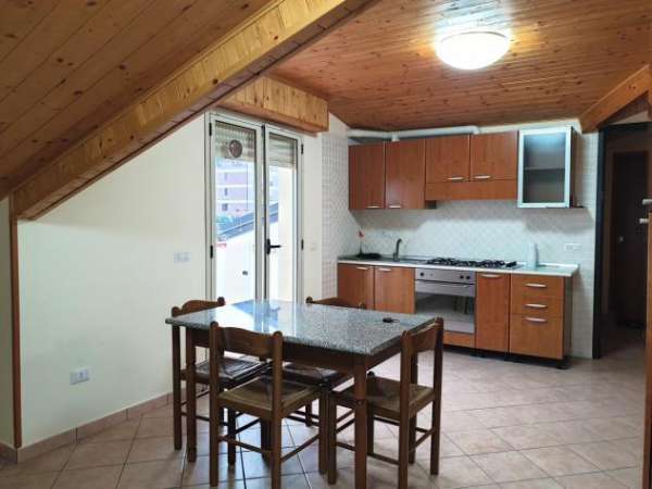 Foto Trilocale in affitto a Catanzaro