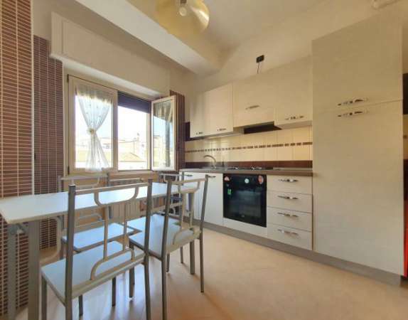 Foto Trilocale in affitto a Catanzaro