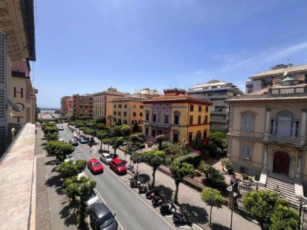 Foto Trilocale in affitto a Chiavari