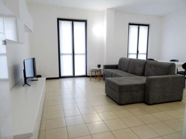 Foto Trilocale in affitto a Gallarate