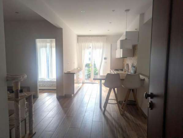 Foto Trilocale in affitto a Genova