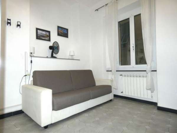 Foto Trilocale in affitto a Genova