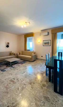 Foto Trilocale in affitto a Lecce