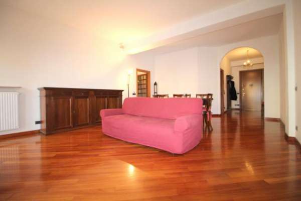 Foto Trilocale in affitto a Lecco