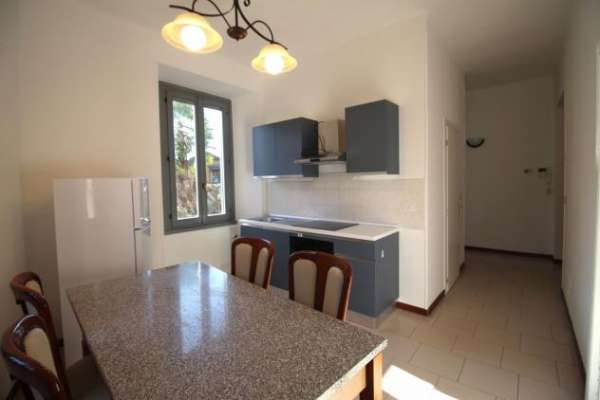 Foto Trilocale in affitto a Lecco