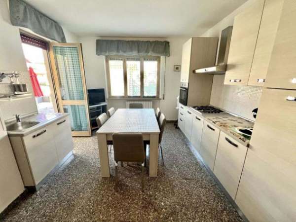 Foto Trilocale in affitto a Martinsicuro