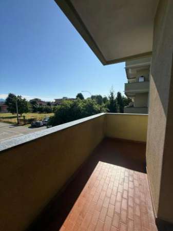 Foto Trilocale in affitto a Meda