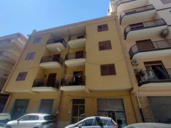 Foto Trilocale in affitto a Melito di Porto Salvo