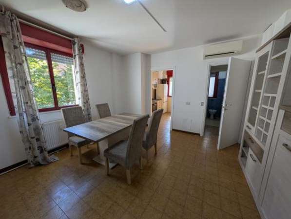 Foto Trilocale in affitto a Modena