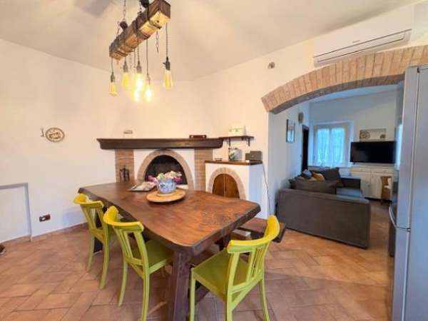 Foto Trilocale in affitto a Monteroni d'Arbia