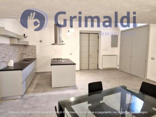 Foto Trilocale in affitto a Napoli