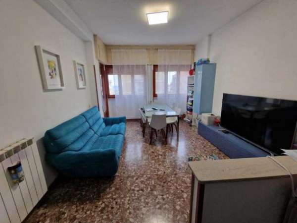 Foto Trilocale in affitto a Nettuno