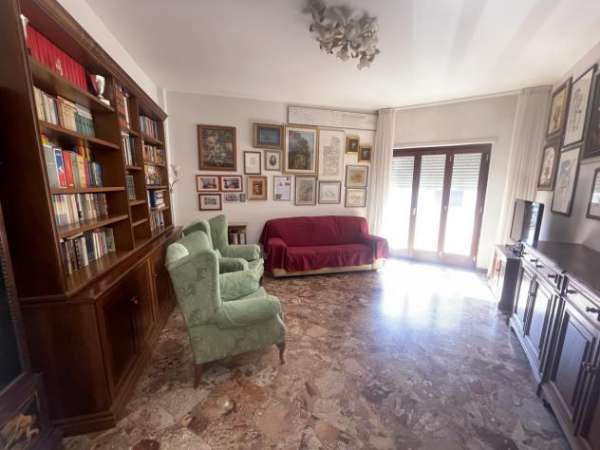 Foto Trilocale in affitto a Nettuno