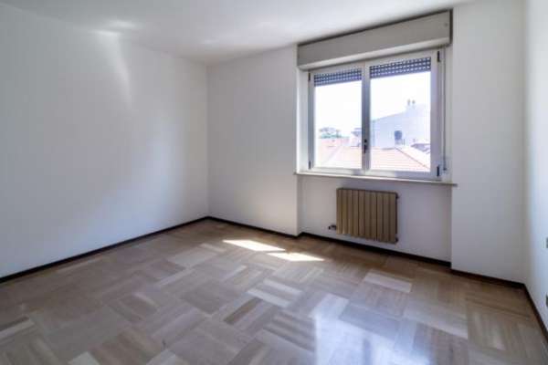 Foto Trilocale in affitto a Novara