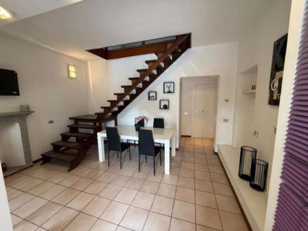 Foto Trilocale in affitto a Novara