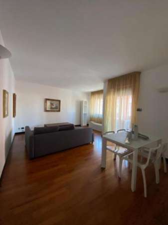 Foto Trilocale in affitto a Novara