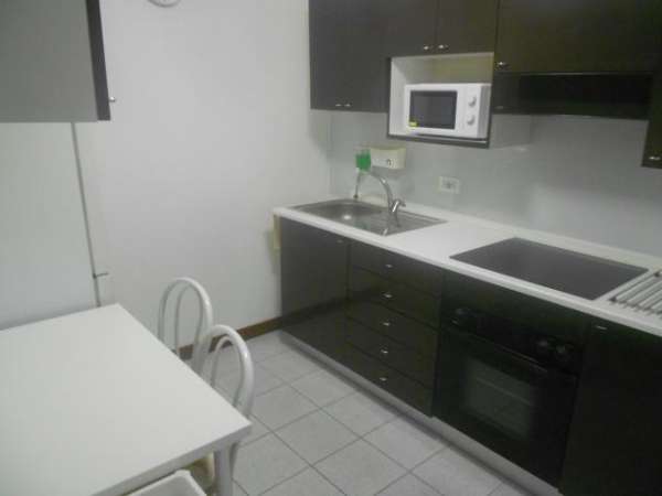 Foto Trilocale in affitto a Padova