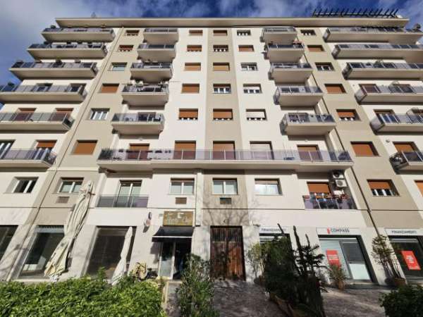 Foto Trilocale in affitto a Palermo