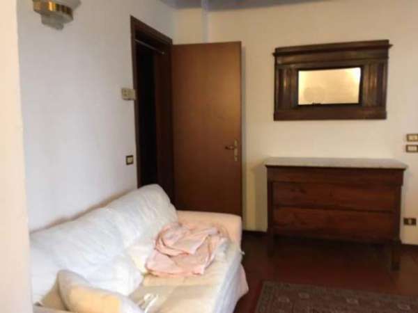Foto Trilocale in affitto a Parma
