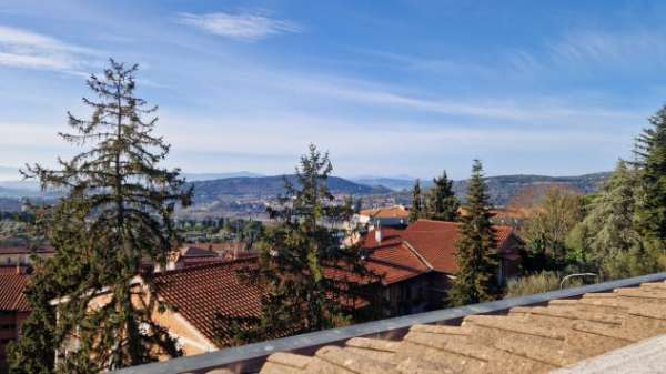 Foto Trilocale in affitto a Perugia