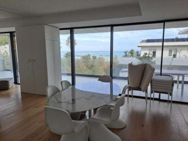 Foto Trilocale in affitto a Pescara