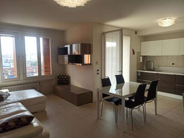 Foto Trilocale in affitto a Pordenone