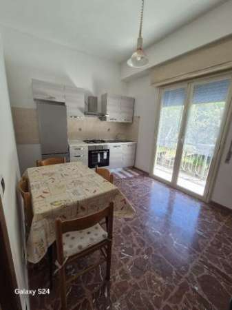 Foto Trilocale in affitto a Reggio di Calabria