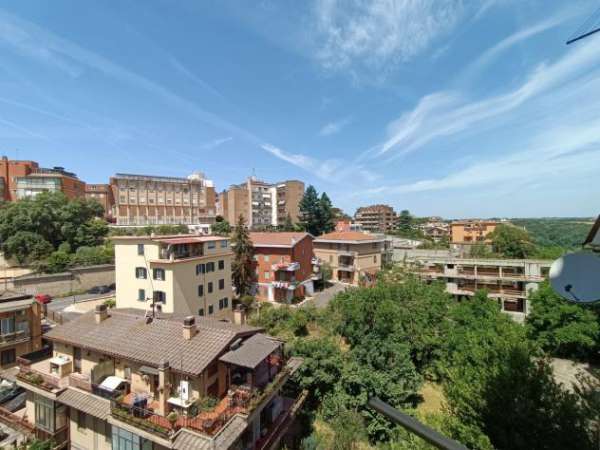 Foto Trilocale in affitto a Roma