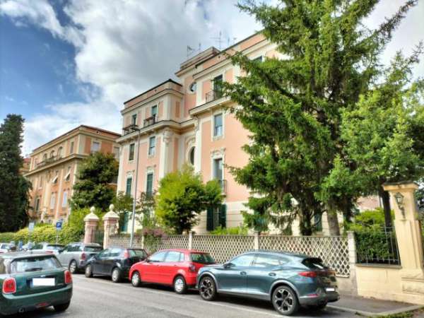 Foto Trilocale in affitto a Roma