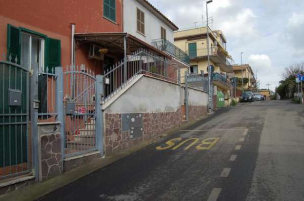 Foto Trilocale in affitto a Roma