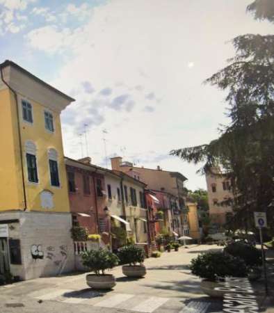 Foto Trilocale in affitto a Sarzana