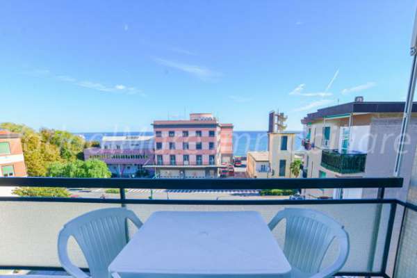 Foto Trilocale in affitto a Savona