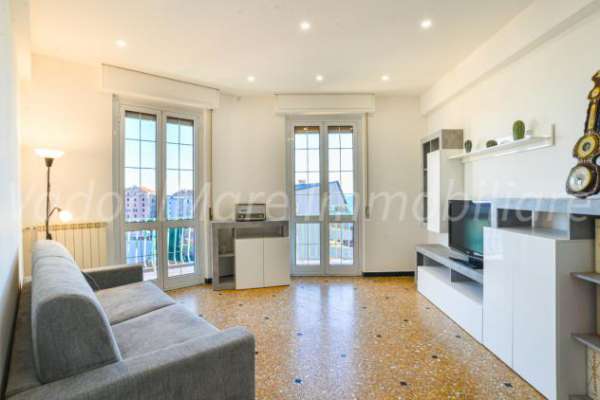 Foto Trilocale in affitto a Savona