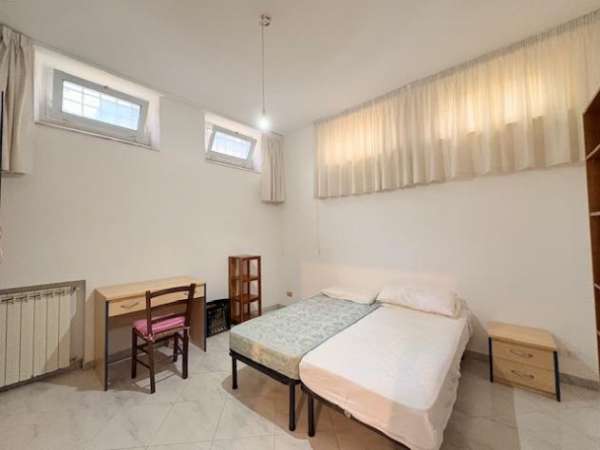 Foto Trilocale in affitto a Siena