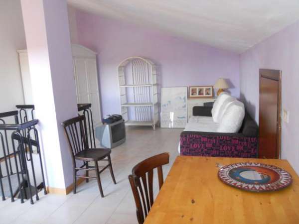 Foto Trilocale in affitto a Siena