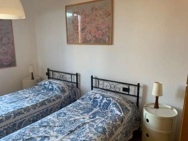 Foto Trilocale in affitto a Siena